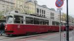 E2 4064 als Tram 62 (Wien Lainz Wolkersbergerstrae->Wien Krtner Ring/Oper) bei Wien Krtner Ring/Oper.(5.4.2012)