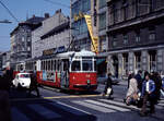 Wien Wiener Stadtwerke-Verkehrsbetriebe (WVB) SL 331 (F 718 (SGP 1963)) XX, Brigittenau, Jägerstraße / Wallensteinstraße / Wallensteinplatz am 30. April 1976. - Scan eines Diapositivs. Kamera: Leica CL. 