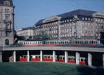 Wien Wiener Stadtwerke-Verkehrsbetriebe (WVB): Straßenbahnendstation in zwei Niveaus am Schottentor am 30.