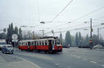 Wien Wiener Stadtwerke-Verkehrsbetriebe (WVB) SL 31/5 (M 4112 + m3 5379 (Lohnerwerke 1929 / Grazer Waggonfabrik 1929)) XXI, Floridsdorf, Floridsdorfer Hauptstraße / Am Hubertusdamm am 2. November 1976. - Scan eines Diapositivs. Film: Kodak Ektachrome. Kamera: Leica CL.