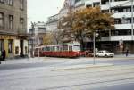 Wien WVB SL 64 (E2 4011 + c5 1426) Drfelstrasse / Eichenstrasse im Oktober 1979.