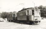 Aus der Prinz Eugenstrasse kommt diese alte Strassenbahn von der Linie 13 am Sdbahnhof - Irgendwann in 1960.