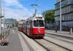 Wien Wiener Linien SL 18 (E2 4312) Hst Quartier Belvedere (früher: Südbahnhof) am 9. Juli 2014.