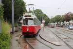 Wien Wiener Linien SL 62 (E2 4050) Lainz, Wolkersbergenstrasse am 11. Juli 2014.