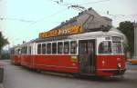 F 715 wartet im Frühjahr 1975 als Linie 331 in der Endhaltestelle Stammersdorf auf Fahrgäste in Richtung Schottenring