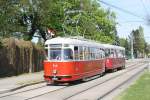 VEF L(4) 548 + c4 1344 am 25.April 2015 als Zubringer zum Wiener Tramwaytag verlässt die Haltestelle Zentralfriedhof Tor 1.