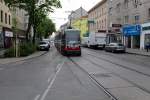 Wien WL SL 6 (B 633) Quellenstrasse / Columbusgasse am 1. Mai 2015.