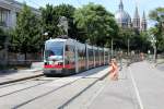 Wien Wiener Linien SL 6 (B 627) Mariahilfer Gürtel / Gumpendorfer Straße am 30. juni 2015.