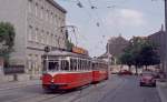 Wien WVB: Ein Zug auf der SL 43 bestehend aus dem Triebwagen L3 484 (Lohner 1958) + zwei Beiwagen des Typs l3 (Gräf&Stift l960-61) nähert sich am 17. Juni 1971 in der Dornbacher Straße der Endstation Neuwaldegg. 