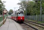 Wien WL SL 1 (E2 4018 + c5 1418) Hst. Quellenstraße / Knöllgasse am 11. Oktober 2015.