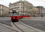 Wien Wiener Linien SL 71 (E2 4317) Schwarzenbergplatz / Schwarzenbergstraße am 14. Oktober 2015.