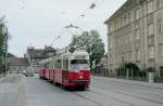 Wien Wiener Verkehrsbetriebe SL 60/62 (E1 4520 (Lohner 1973) + c2/c3) Hofwiesengasse am 16. Juli 1974. - Der E1 4520 ist noch in Betrieb. Bahnhof: Favoriten. - Scan von einem Farbnegativ. Film: Kodacolor II. Kamera: Kodak Retina Automatic II.