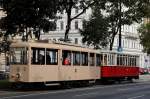 Fahrzeugparade 150 Jahre Straßenbahn in Wien : KSW Triebwagen A 2, der wieder in den Ablieferungszustand von 1946 zurückversetzt wurde ( sandbrauner Anstrich u.
