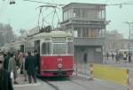 Wien Wiener Verkehrsbetriebe Allerheiligenverkehr 1975: L4 576 + l3 + l3 als SL 29Z Zentralfriedhof 2. Tor am 1. November 1975. - Der Tw L4 576 wurde 1961 von SGP gebaut. - Die Triebwagen des Typs L4 wurden 1984 ausgemustert. - Scan von einem Farbnegativ. Film: Kodacolor II. Kamera: Kodak Retina Automatic II.