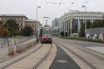 Wien Wiener Linien SL 1 (B1 757) Karlsplatz am 11. Oktober 2015.