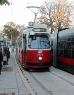 Wien Wiener Linien SL 1 (E2 4323) Franz-Josefs-Kai / Schottenring (Hst. Schottenring) am 12. Oktober 2015.