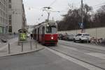 Wien Wiener Linien SL D (E2 4002 (SGP 1977; Lieferung: 1978)) Prinz-Eugen-Straße (Hst. Plößlgasse) am 15. Februar 2016.