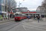 Wien Wiener Linien SL 25 (E1 4744 + c4 1339) Floridsdorf, Schloßhofer Straße / Franz-Jonas-Platz am 21. März 2016.