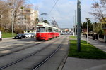 Wien Wiener Linien SL 6 (E2 4080 + c5 1480) Kaiserebersdorf, Pantucekgasse am 22. März 2016.