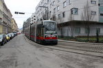 Wien Wiener Linien SL 25 (B 674) Floridsdorf, Leopold-Ferstl-Gasse am 15. Februar 2016.