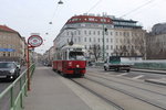 Wien Wiener Linien SL 33 (E1 4801) Friedensbrücke am 23.