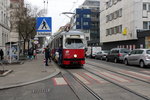 Wien Wiener Linien SL 6 (E1 4523) Favoriten, Quellenstraße (Hst. Bernhardtstalgasse) am 18. Februar 2016.