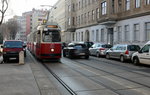 Wien Wiener Linien: Am Vormittag des 16. Februar 2016 erreicht E2 4081 als SL 6 die Haltestelle Quellenstraße / Knöllgasse in Wien-Favoriten.