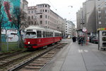 Wien Wiener Linien SL 6: Eine E1+c4-Garnitur bestehend aus dem Tw E1 4521 und dem Bw c4 1372 har gerade die Hst.