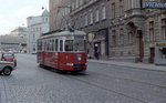 Wien WVB SL 42 (C1 148) IX, Alsergrund, Währinger Straße im Oktober 1979. - Vom 6. September 1976 bis zum 29. August 1980 fuhren solofahrende C1 auf der SL 42. - Scan von einem Farbnegativ. Film: Kodak Kodacolor II (Safety Film 5075). Kamera: Minolta SRT-101.