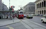 Wien WVB SL 2 (E1 4516) I, Innere Stadt, Opernring / Kärntner Straße im Juli 1982. - Scan von einem Farbnegativ. Film: Kodak Safety Film 5035. Kamera: Minolta SRT-101.