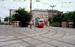 Wien Wiener Stadtwerke-Verkehrsbetriebe (WVB) SL 49 (E1 4469) Neubaugürtel (Hst. Urban-Loritz-Platz) im Juli 1982. - Scan von einem Farbnegativ. Film: Kodak Safety Film 5035. Kamera: Minolta SRT-101.