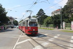 Wien Wiener Linien: Eine Garnitur bestehend aus dem Tw E1 4548 und dem Bw c4 1369 erreicht als SL 49 am 26. Juli 2016 die Hst. Breitensee in Wien-Penzing.