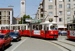 Wien WVB SL 31 (E1 4798 + c4 1311) XXI, Floridsdorf, Schloßhofer Straße / Franz-Jonas-Platz im Juli 1992. - E1 4798: SGP 1973; c4 1311: Bombardier-Rotax 1974. - Scan von einem Farbnegativ. Film: Kodak Gold 200. Kamera: Minolta XG-1. 