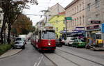 Wien Wiener Linien SL 67 (E2 4306 + c5 1506) X, Favoriten, Quellenstraße / Columbusgasse am 17. Oktober 2016.