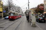 Wien Wiener Linien SL 67 (E2 4306 + c5 1506) X, Favoriten, Quellenstraße / Quellenplatz am 17. Oktober 2016.