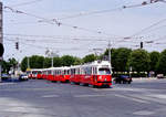 Wien WVB SL D (E1 4540 (Bombardier-Rotax 1975) + c3 1242 (Lohnerwerke 1961)) Prinz-Eugen-Straße / Wiedner Gürtel im August 1994.