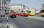 Wien Wiener Stadtwerke-Verkehrsbetriebe (WVB) SL 71 (E2 4023 (SGP 1979) + c5 1423 (Bombardier-Rotax 1978)) III, Landstraße, Schwarzenbergplatz im August 1994. - Scan von einem Farbnegativ. Film: Kodak Gold 200. Kamera: Minolta XG-1.