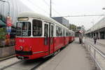 Wien Wiener Linien SL 25 (c4 1313 (Bombardier-Rotax 1974) + E1 4784 (SGP 1972)) XXII, Donaustadt, U-Bhf.