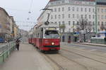 Wien Wiener Linien SL 5 (E1 4743 + c4 1336) Friedensbrücke am 12. Februar 2017.