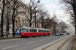 Wien Wiener Linien SL D (E2 4028 + c5 1428) I, Innere Stadt, Burgring am 19. Februar 2017.