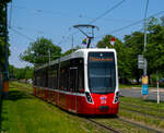 Wien     Wiener Linien Typ D (Flexity Wien) 320 als Linie 71, Zentralfriedhof 2 Tor, 08.06.2021.