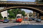 TW 4655 der Wiener Straßenbahn auf der Linie 38 am 15.08.1984.