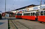 Der Bahnhof Wien Nord wirkte 1984 noch wenig wie ein Hauptstadtbahnhof. Am 14.08.1984 waren dort TW 4423 und ein Beiwagen vor dem Bahnhof.