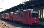 Im April 1974 ist ein Stadtbahnzug mit dem N1 2986 an der Spitze als Linie G vom Gürtel nach Hütteldorf unterwegs.