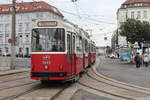 Wien Wiener Linien SL 60 (c5 1445 (Bombardier-Rotax 1979) + E2 4045 (SGP 1980)) XV, Rudolfsheim-Fünfhaus, Rudolfsheim, Mariahilfer Straße / Schwendergasse / Anschützgasse (Hst.