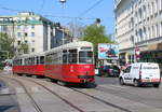 Wien Wiener Linien SL 49 (c4 1360 + E1 4540) XV, Rudolfsheim-Fünfhaus, Hütteldorfer Straße / Johnstraße / Schanzstraße am 19. April 2018.