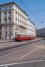 Anlsslich des Tramwaytages 2017 war ein M-m3-Zug, bestehend aus M 4149 und den m3 5400 zwischen dem Bahnhof Grtel und Schottentor unterwegs.