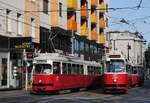 1. Juli 2022 - letzter Betriebstag der Typen E1 + c4 im Planverkehr:
E1 4774 + c4 1359 als Linie 30 nach Stammersdorf und E2 4060 + c5 1460 als Linie 26 nach Strebersdorf an der Kreuzung Schloßhoferstraße / Brünner Straße.