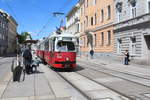 Wien Wiener Linien SL 49 (E1 4548 + c4 1339 (beide: Bombardier-Rotax, vorm. Lohnerwerke, 1975)) XIV, Penzing, Hütteldorf, Linzer Straße (Hst. Rettichgasse) am 10. Mai 2019.