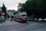 Wien Wiener Stadtwerke-Verkehrsbetriebe / Wiener Linien: Gelenktriebwagen des Typs E1: Eines Tages im Juli 1975 gelang es mir, den E1 4539 auf der SL 66 in der Migerkastraße zu knipsen. - Hersteller und Baujahr des Tw: Bombardier-Rotax 1974. - Neuer Scan eines Diapositivs. Film: Agfachrome 50. Kamera: Minolta SRT-101.